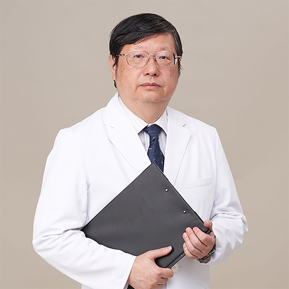 胡玉銘   Dr. フー Yu-Ming Hu, MD., 院長.